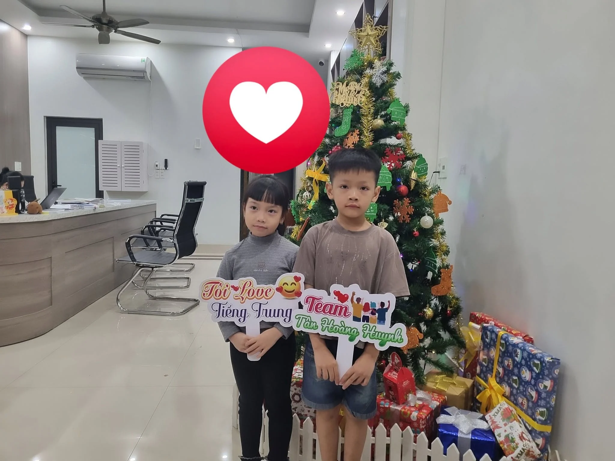 Niềm vui học tiếng Trung của các học viên nhí tại Tân Hoàng Huynh HSK